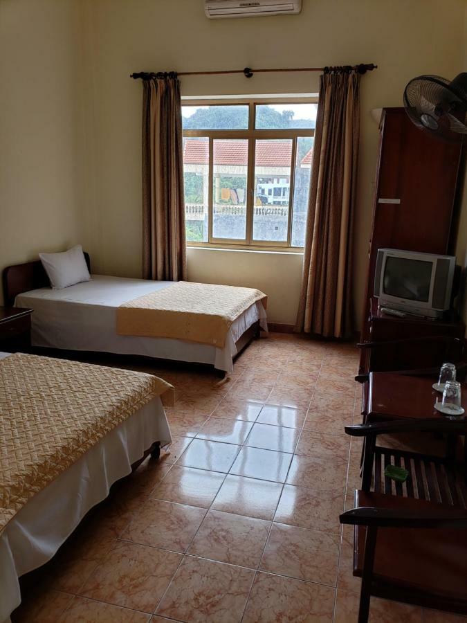 Alibaba'S Hotel Cat Ba Island ภายนอก รูปภาพ